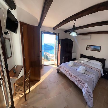 B&B La Bastia Шилла Екстер'єр фото