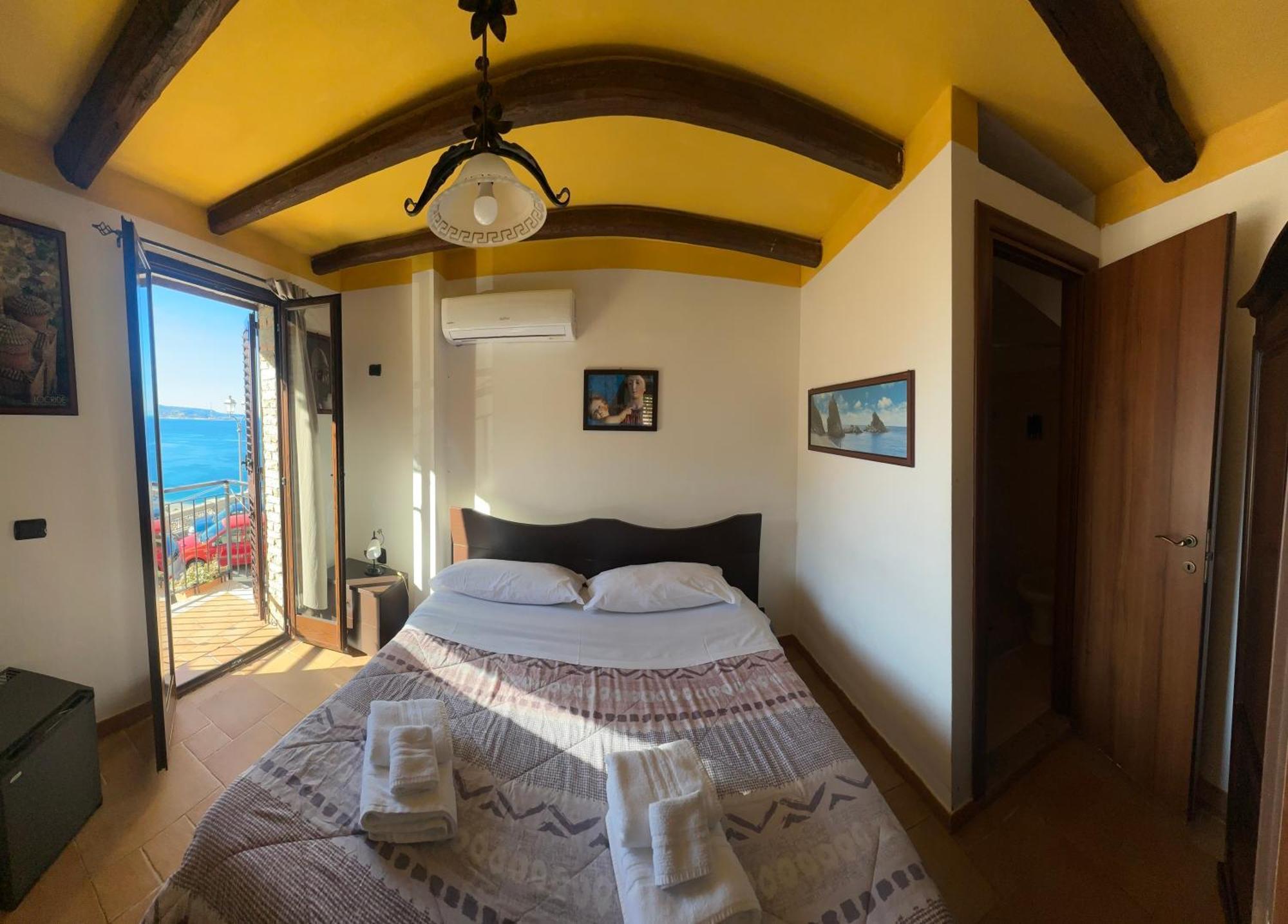 B&B La Bastia Шилла Екстер'єр фото